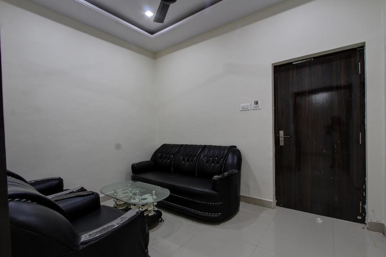 Collection O 38566 Mk Hotel And Lodge Gulbarga Buitenkant foto